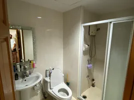 1 Bedroom Condo for sale at Baan Areesamphan, Sam Sen Nai, Phaya Thai, Bangkok