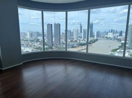 2 Bedroom Condo for sale at Menam Residences, Wat Phraya Krai