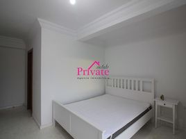 3 Schlafzimmer Appartement zu vermieten im Location Appartement 96 m² BOULEVARD Tanger Ref: LZ499, Na Charf