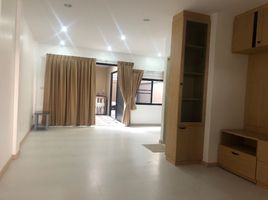 3 Schlafzimmer Reihenhaus zu vermieten im Haus Niche Chaengwattana - Samakkee, Bang Talat, Pak Kret, Nonthaburi