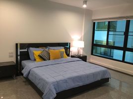 2 Bedroom Condo for rent at Beverly Tower Condo, Khlong Toei Nuea