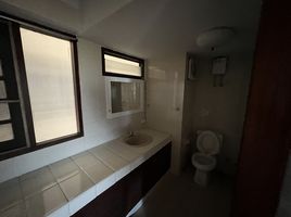 2 Schlafzimmer Wohnung zu vermieten im Yada Residential, Khlong Tan Nuea