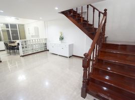 4 Schlafzimmer Villa zu vermieten in Din Daeng, Bangkok, Din Daeng, Din Daeng