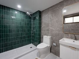 3 Bedroom Condo for sale at Prestige Towers, Khlong Toei Nuea