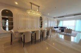 4 bedroom Condo for sale in Bangkok, Thailand