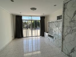 2 спален Таунхаус на продажу в Home Place Rattanathibet, Bang Len