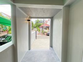 3 Bedroom Townhouse for sale in Bang Kapi, Bangkok, Hua Mak, Bang Kapi