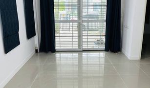 2 Bedrooms Townhouse for sale in Nong Tamlueng, Pattaya Praphassorn Ville