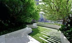 图片 2 of the Communal Garden Area at The Crest Park Residences