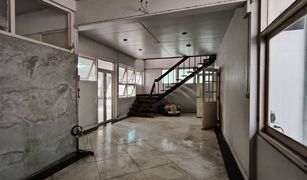 Studio Shophouse for sale in Khlong Tan, Bangkok 