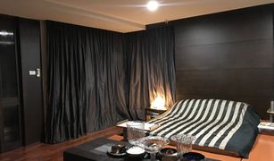 5 Bedrooms Penthouse for sale in Khlong Toei, Bangkok Lake Green Condominium