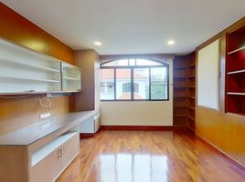 3 Bedroom Townhouse for rent at Private Sukhumvit, Khlong Tan Nuea