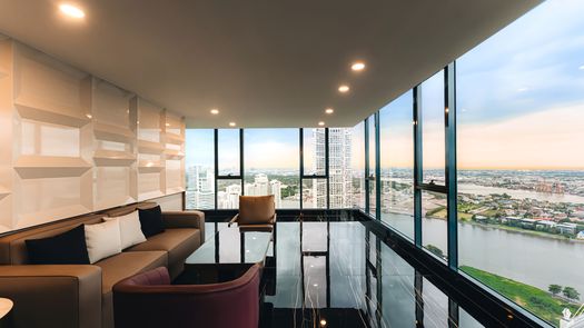 Фото 4 of the Lounge at Sapphire Luxurious Condominium Rama 3
