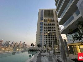 1 बेडरूम अपार्टमेंट for sale at Marina Vista, EMAAR Beachfront