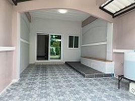 2 Schlafzimmer Reihenhaus zu verkaufen im Nunticha Village 1, Bang Bua Thong