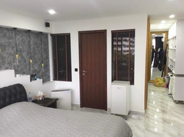 2 Bedroom Condo for sale at Baan Prompong, Khlong Tan Nuea