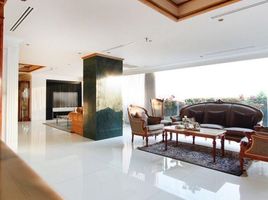 4 Bedroom Penthouse for sale at Modern Town, Khlong Tan Nuea