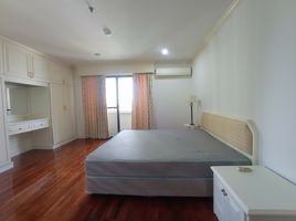 3 Bedroom Apartment for rent at Baan Suanpetch, Khlong Tan Nuea