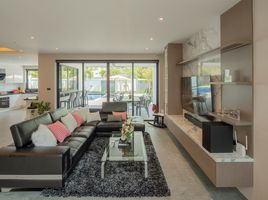 4 спален Вилла на продажу в 999@World Club Land Modern and Luxury Pool Villas, Nong Khwai