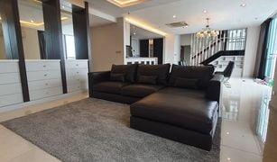 曼谷 Hua Mak The Fourwings Residence 3 卧室 顶层公寓 售 