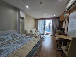 Studio Condo for rent at Silom Grand Terrace, Si Lom