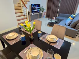 2 Schlafzimmer Reihenhaus zu vermieten im Habitown Kohkaew, Ko Kaeo, Phuket Town