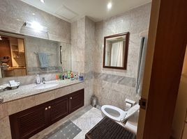 1 Bedroom Condo for sale at Baan Ploenchit, Lumphini, Pathum Wan