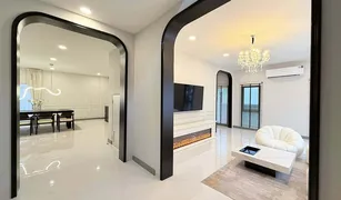 北榄府 Bang Phli Yai The City Bangna 2 5 卧室 屋 售 