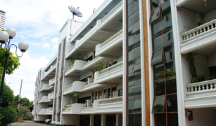 3 Bedrooms Condo for sale in Khlong Tan, Bangkok Aree Mansion