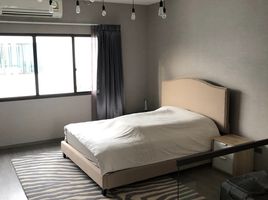 3 Schlafzimmer Reihenhaus zu vermieten im The Landmark Ekamai-Ramindra, Lat Phrao, Lat Phrao