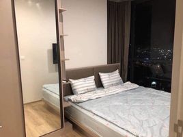 2 Bedroom Apartment for rent at Oka Haus, Khlong Tan