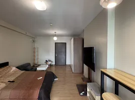 Studio Apartment for rent at Supalai Park Ekkamai-Thonglor, Bang Kapi, Huai Khwang, Bangkok