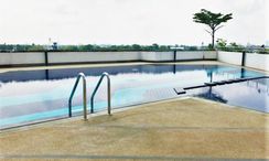 图片 2 of the 游泳池 at Royal River Place