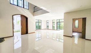 5 Bedrooms House for sale in Sala Thammasop, Bangkok The Palazzo Pinklao