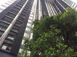 1 спален Кондо в аренду в Edge Sukhumvit 23, Khlong Toei Nuea