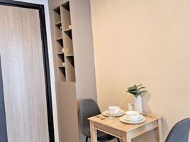 1 Schlafzimmer Appartement zu vermieten im Oka Haus, Khlong Tan