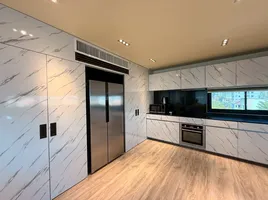 2 Schlafzimmer Wohnung zu vermieten im Penthouse Condominium, Phra Khanong Nuea