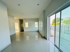 3 Bedroom House for sale at Everland Village, Suan Kluai, Ban Pong