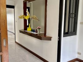 8 Bedroom Townhouse for rent in All Seasons Place, Lumphini, Khlong Toei