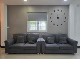 3 Schlafzimmer Reihenhaus zu verkaufen im NichaKorn 3, Krathum Lom, Sam Phran, Nakhon Pathom