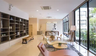 2 Bedrooms Condo for sale in Khlong Tan Nuea, Bangkok Liv At 49