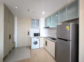 2 Schlafzimmer Appartement zu vermieten im Maru Ekkamai 2, Khlong Tan Nuea