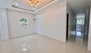 2 Bedrooms Townhouse for sale in Ratsada, Phuket 