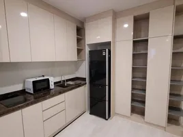 2 спален Кондо в аренду в Noble Ploenchit, Lumphini