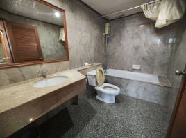 2 Schlafzimmer Wohnung zu verkaufen im Sarin Place, Lat Yao