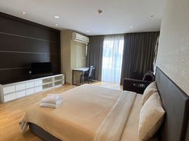 1 Schlafzimmer Appartement zu vermieten im Nantiruj Tower, Khlong Toei