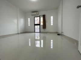 2 Bedroom Townhouse for rent in Khlong Chaokhun Sing, Wang Thong Lang, Khlong Chaokhun Sing