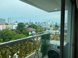 1 Bedroom Apartment for sale at Baan Areesamphan, Sam Sen Nai