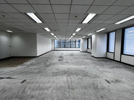 240 m² Office for rent at Two Pacific Place, Khlong Toei