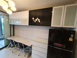 1 Schlafzimmer Appartement zu vermieten im Noble Ploenchit, Lumphini